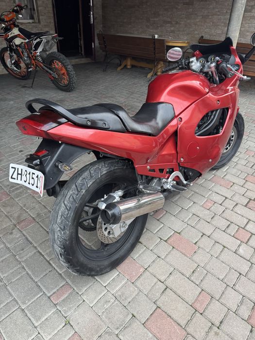 Мотоцикл сузукі 600