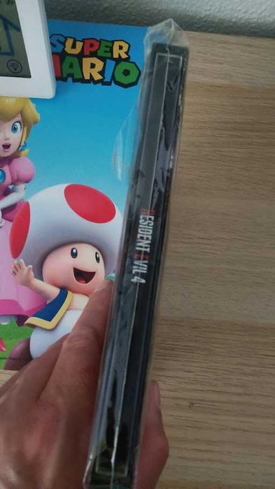 Resident Evil 4 steelbook. Novo.