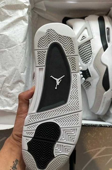Jordan 4 Retro Military Black R.41
