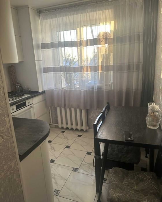 Продаж 2-к квартири в новобудові з власним паркомісцем. Техніка, меблі