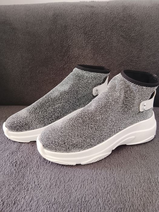 Wsuwane sneakersy skarpetkowe Ideal Shoes r. 40 – szare / srebro