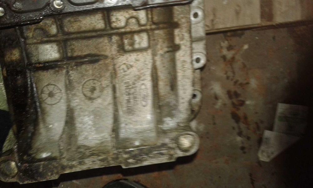 Продаю підон картера в зборі до двигуна Форд 2.3ДОХС