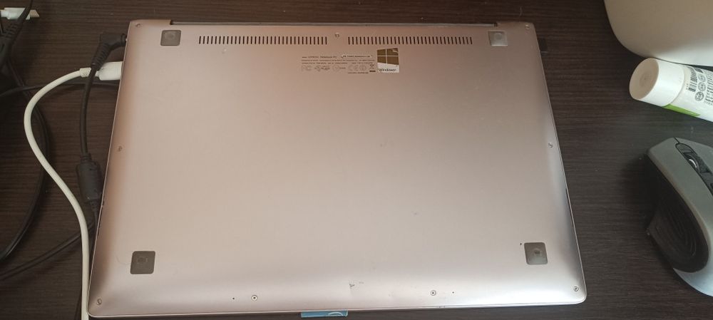 ASUS UX303U в досить гарному стані, все працює