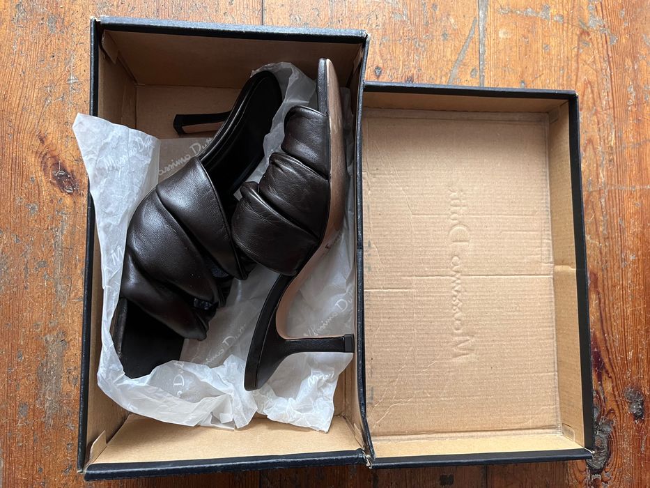 Klapki mule skórzane Massimo Dutti