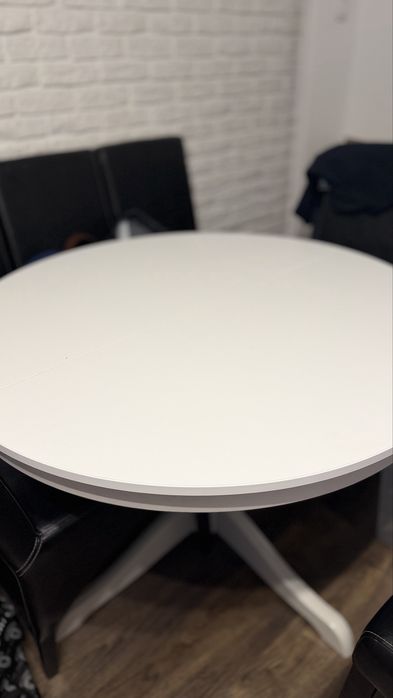 Okrągły stół Ikea biały