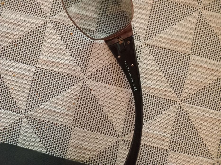 Продам очки Прада