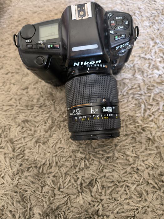 Câmara analógica F90X