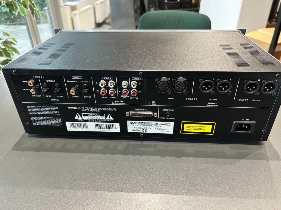 Tascam CD-RW402 Profesjonalny  CD Recorder/Duplikator