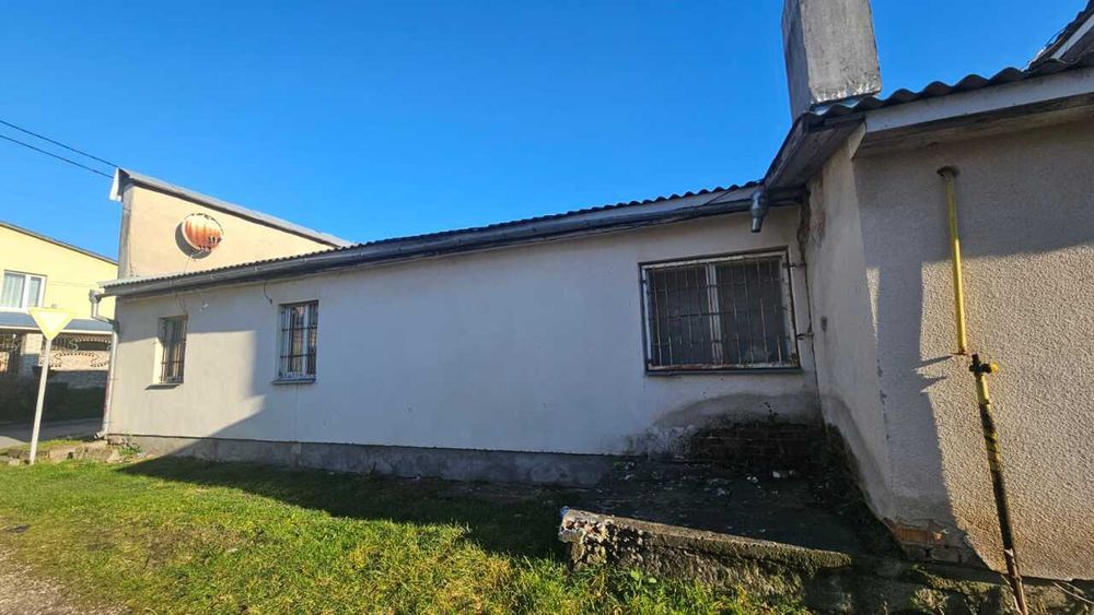 магазин "Спорттовари" заг  пл  352,9 кв.м.  м.Броди вул.Гончарська,9А