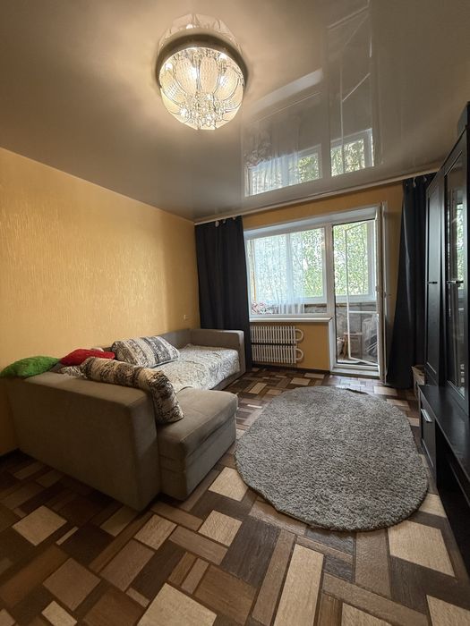 Продам 2 ком. 1 мкрн. Левый берег