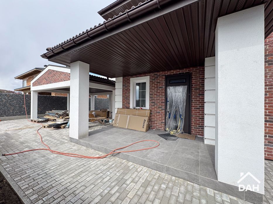 Будинок 170 м² з ремонтом та навісом під 2 авто, в с. Крюківщина, газ