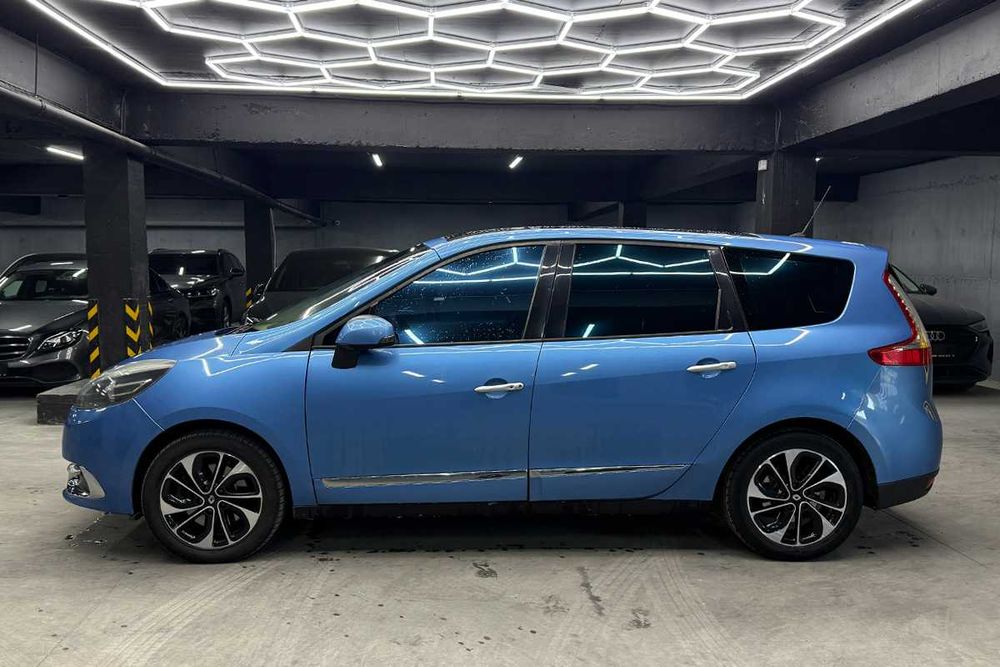Renault Megane Scenic 2012