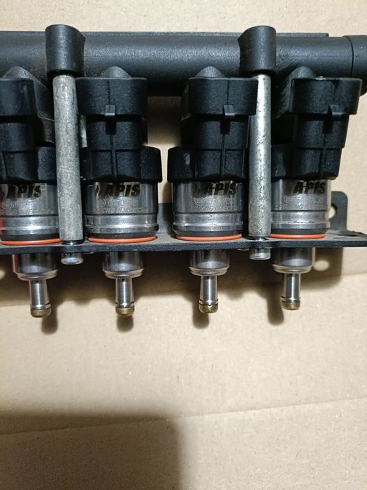 Wtryskiwacze Apis czyszczone ultradźwiękowo