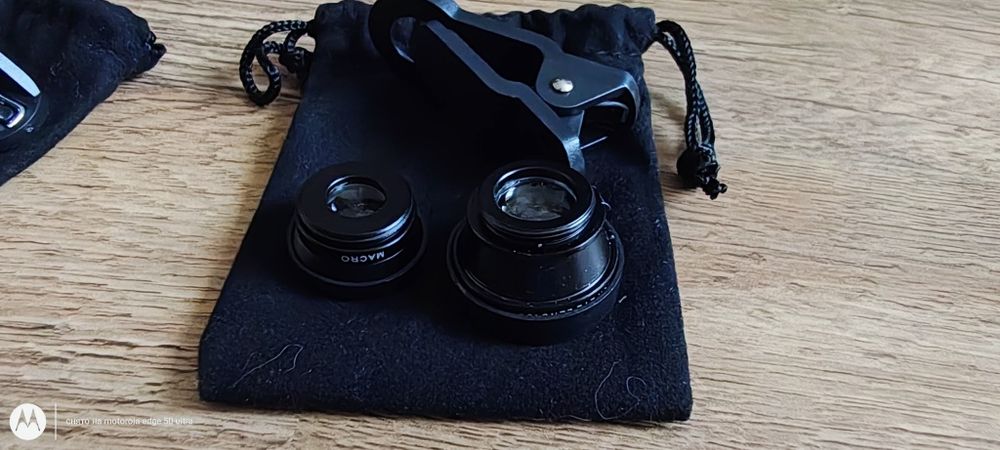 Объектив "рыбий глаз" для смартфона.