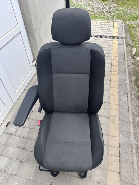 Сидіння водійське Renault Master 3