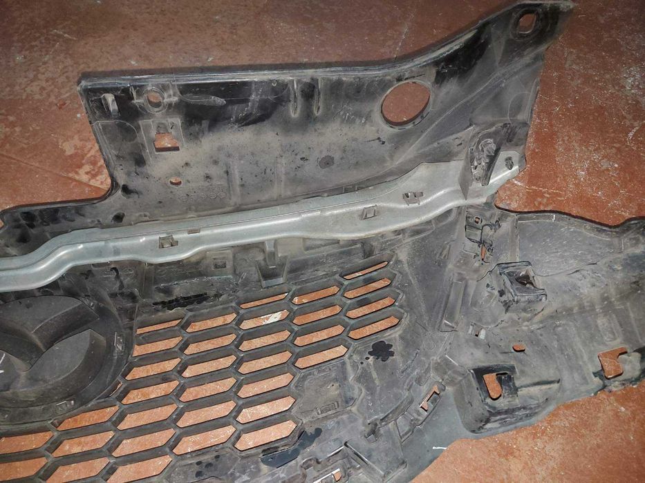 решітка радіатора mazda CX5, 2013року