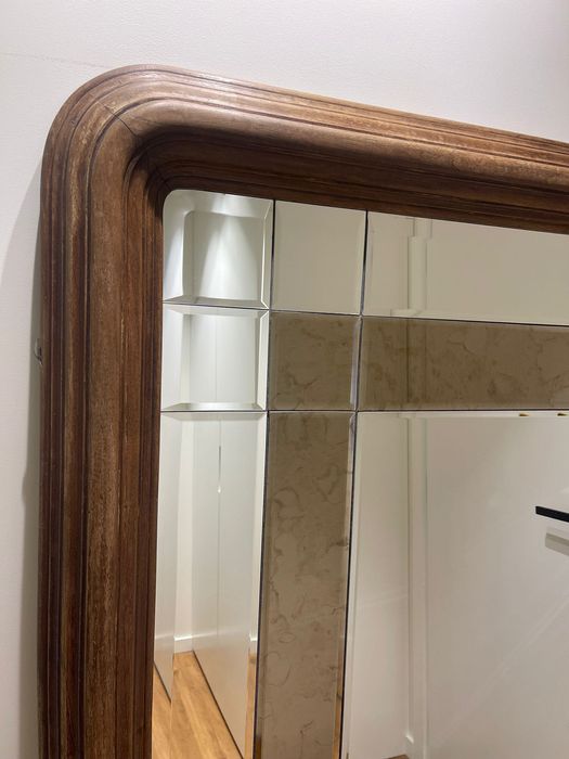 Espelho antigo em madeira