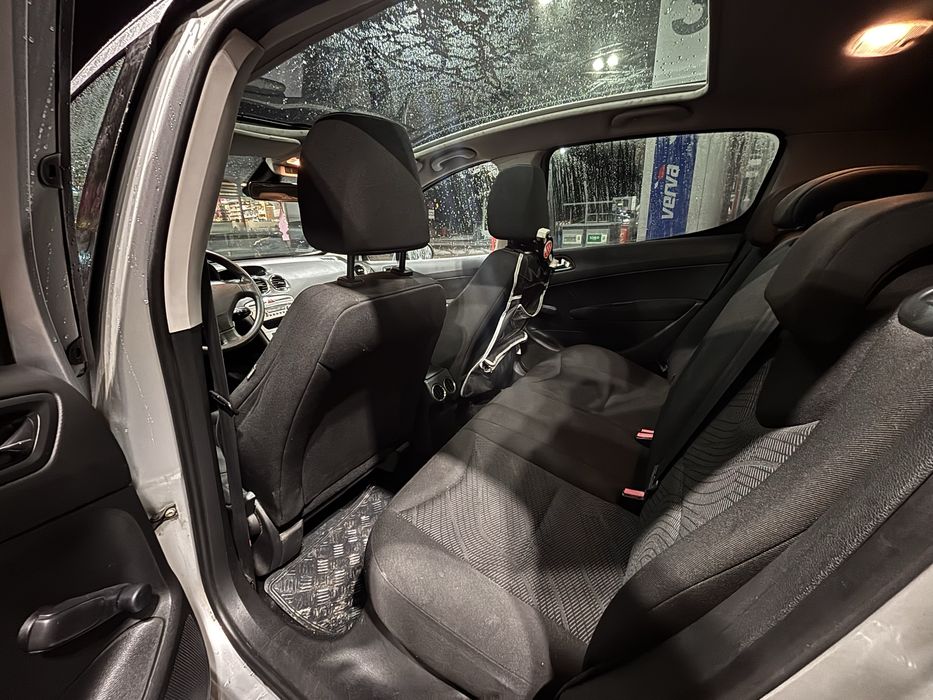 Peugeot 308 5d 1.6 hdi 109km 2010r panorama klima alu