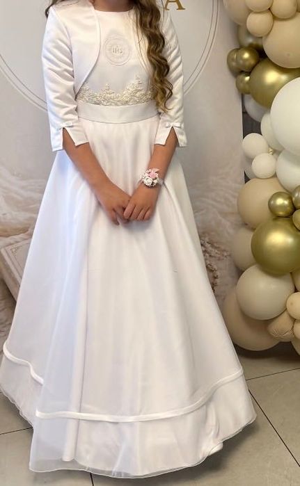 Albo sukienka komunijna.