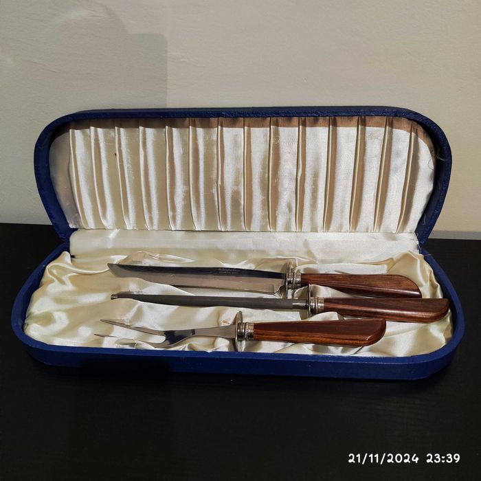 Conjunto de trinchar com afiador