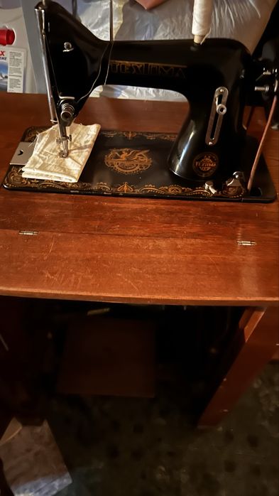Німецька швейна машинка Textima