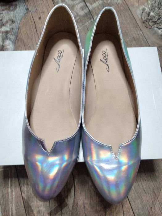 Nowe błyszczące baleriny skórzane roz 41
