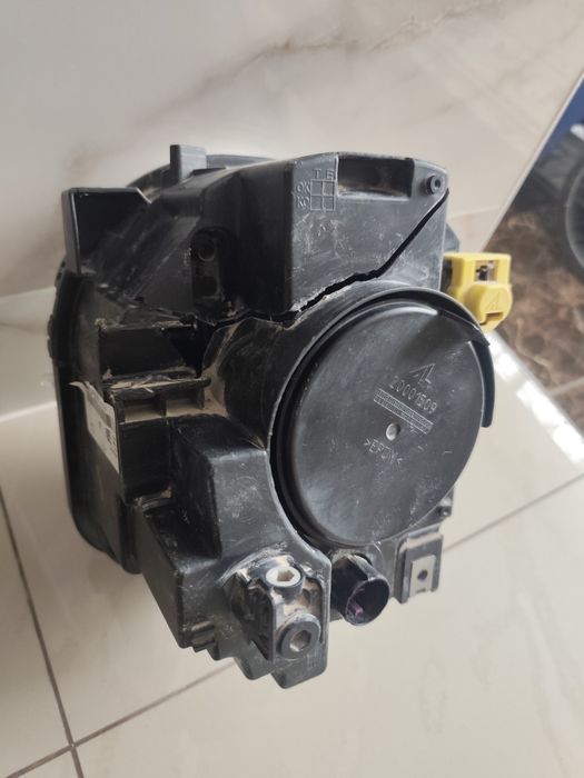 Фара Jeep Renegade