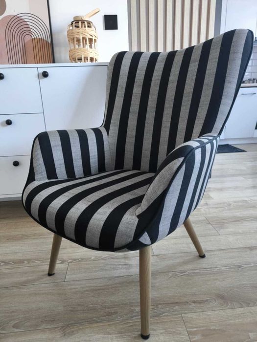 Fotel uszak z podnóżkiem