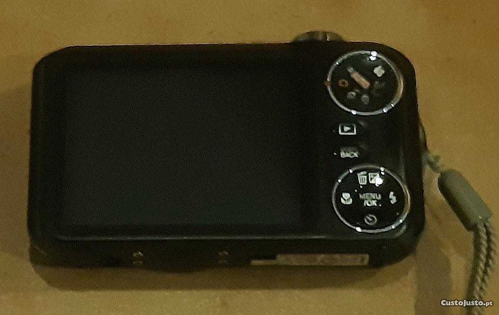 Câmara fotográfica marca FUJIFILM como nova de 14 MEGAS Pixels