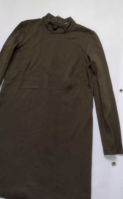 Плотное осеннее платье цвета тёмного хаки ZARA M