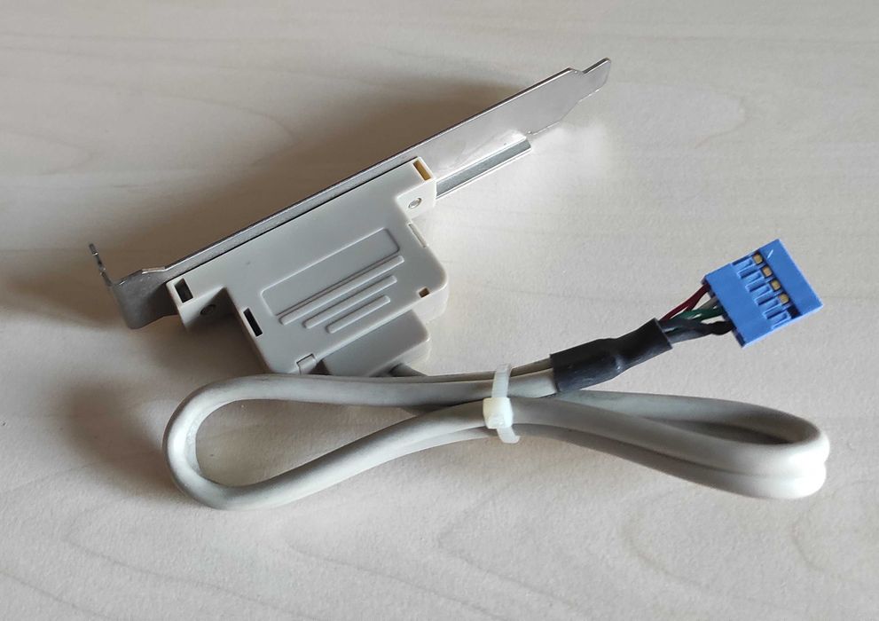 планка 2 х USB2.0 на заднюю стенку корпуса