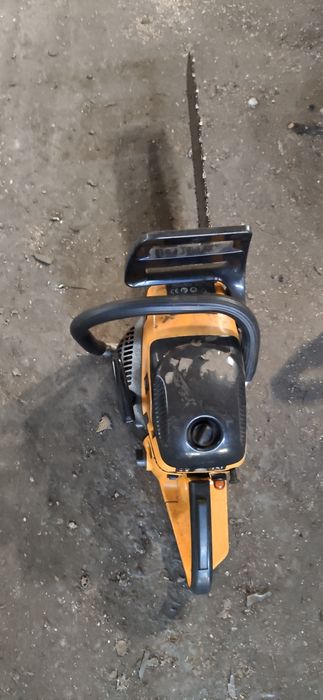 Продам мощную бензопилу Machtz MCG-3850