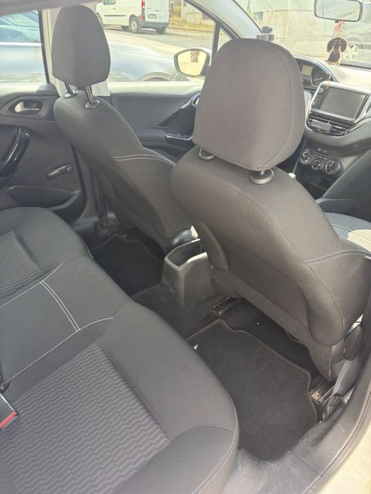 PEUGEOT 208 1.0vti ative — photo 5