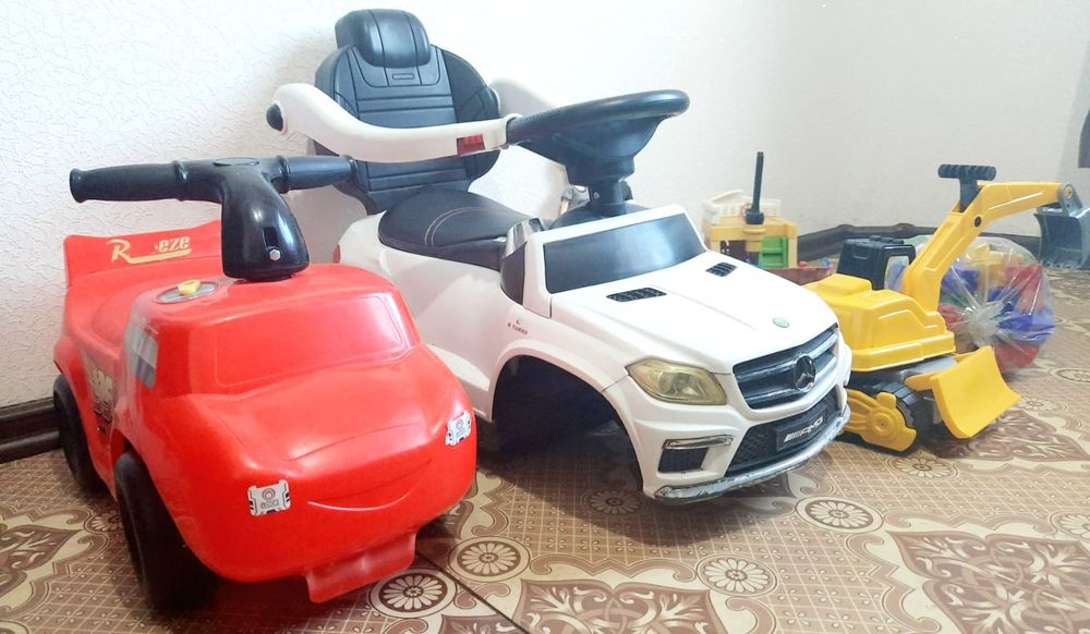 Много разных игрушек