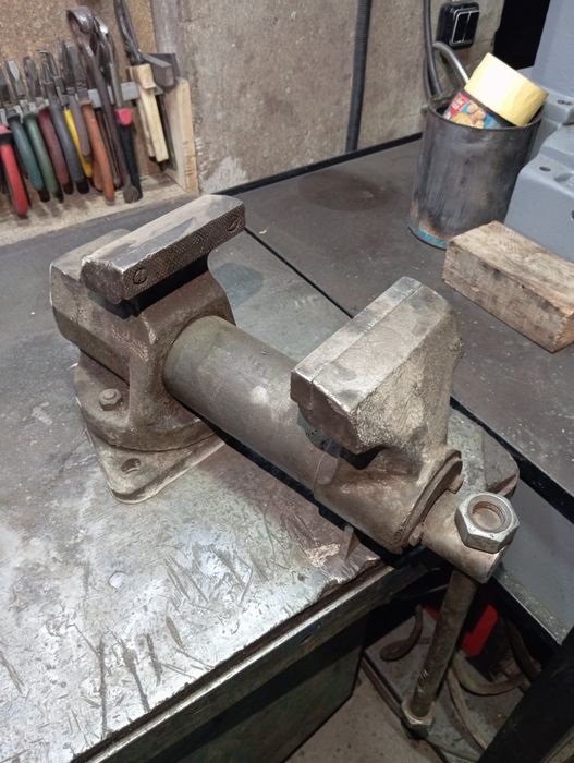 Слесарные тиски губки 125 мм тески лещата