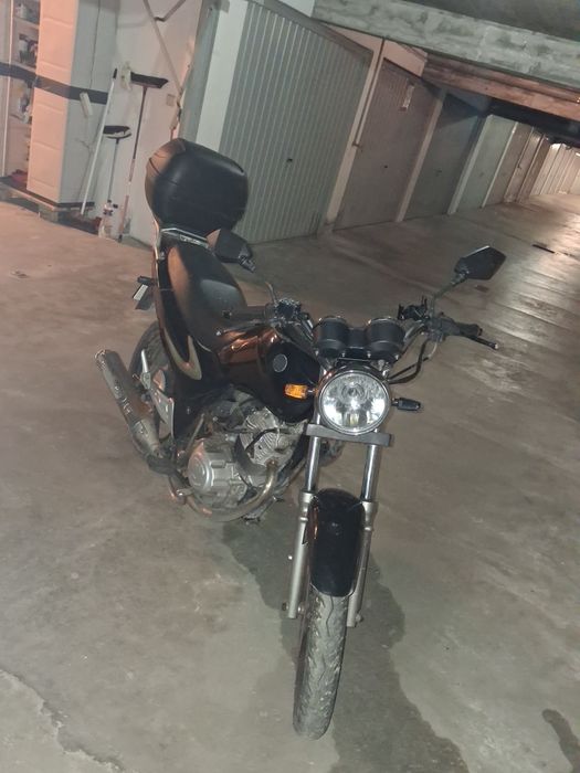 Mota Sym XS125 preta