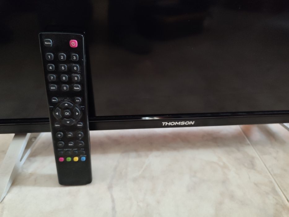 TV 28" THOMSON Avariada