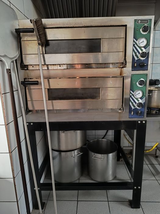 Piec do pizzy dwukomorowy z podstawą
