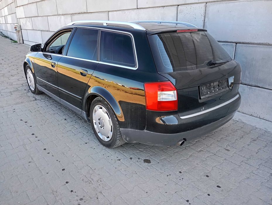 Audi A4 B6 - Na części - Drzwi / maska / błotnik / klapa / lampa/ inne