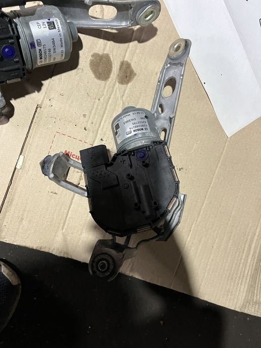 Chevrolet bolt ev моторчик скла очисників вітровиків лобового скла