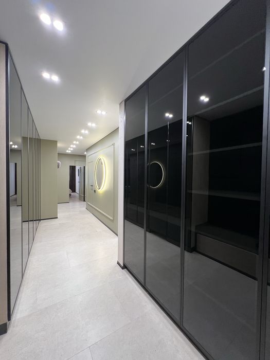 Вишукана та авторська 3-кімнатна квартира в центрі міста