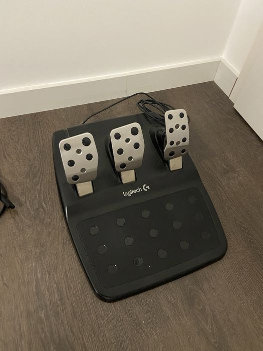 Volante + Pedais Logitech G29