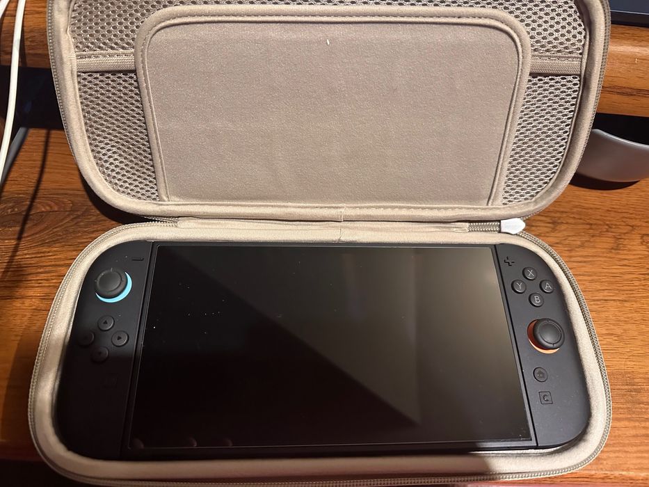 Nintendo Switch 2 Zestaw konsola + etui + dock + kable + Mario kart world + Zelda breath of wild
