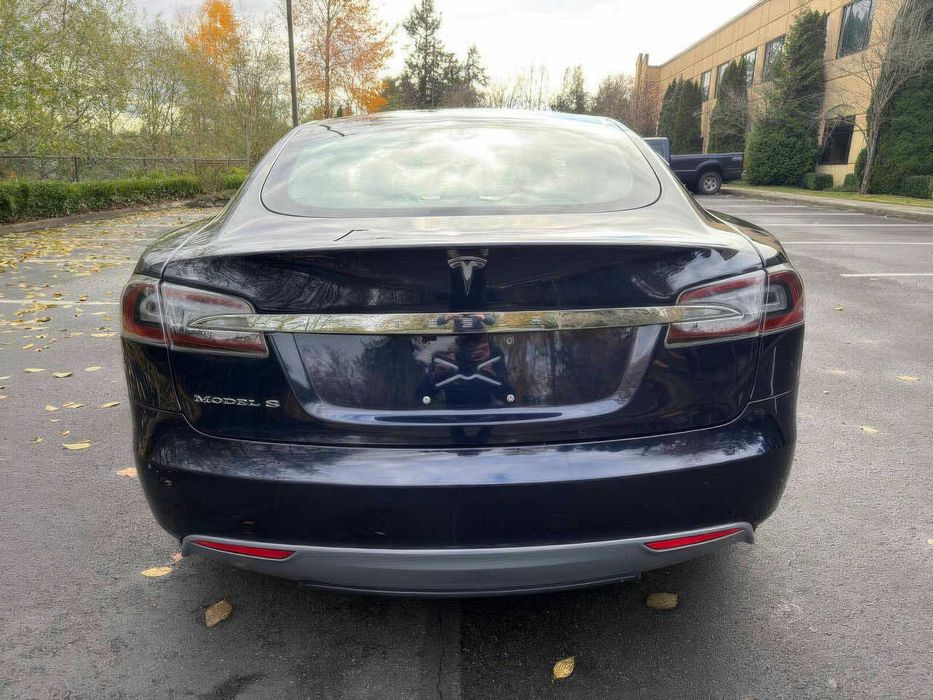 Tesla Model S      2013