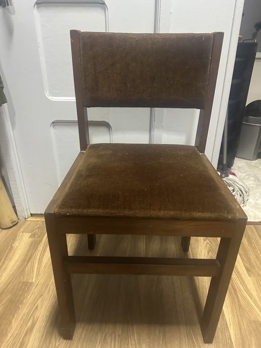 Cadeiras de madeira macica como novas
