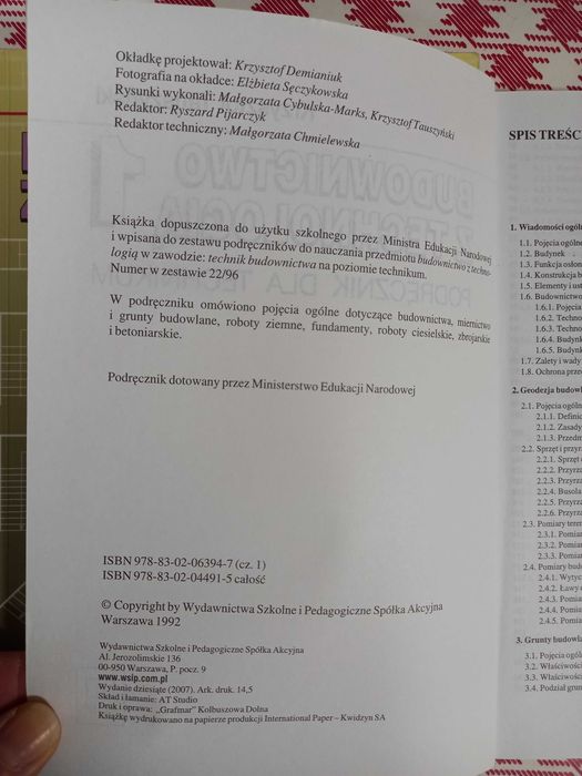 Książki - podręczniki.