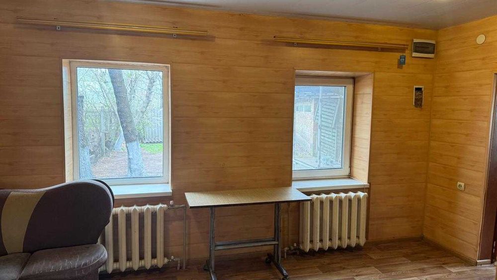 Будинок біля метро Житомірська