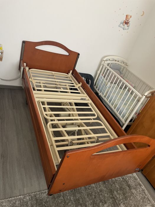 Cama articulada eletrica INVACARE ALEGIO