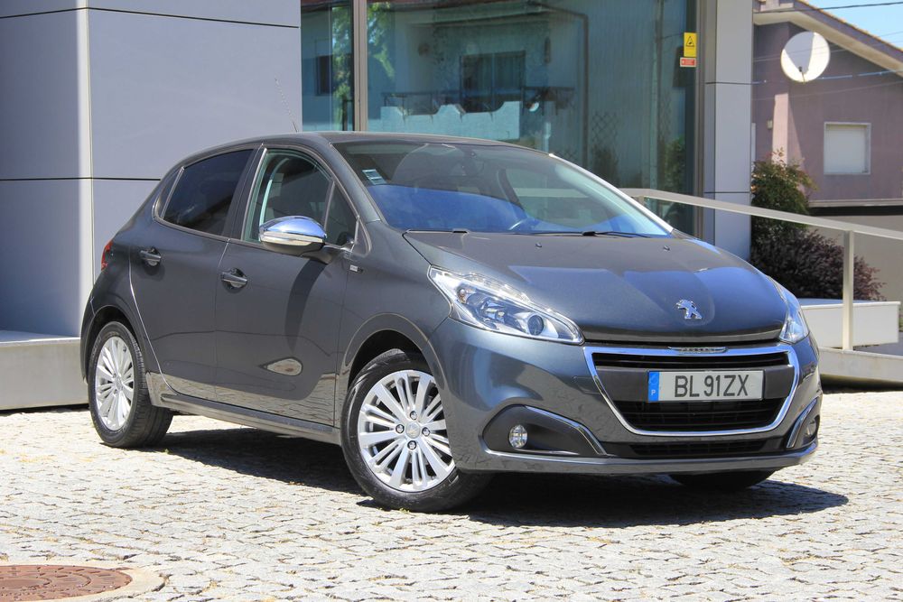 Peugeot 208 1.2 PureTech Style - Desde 92€/mês