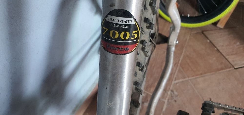 Bicicleta de alumínio btt